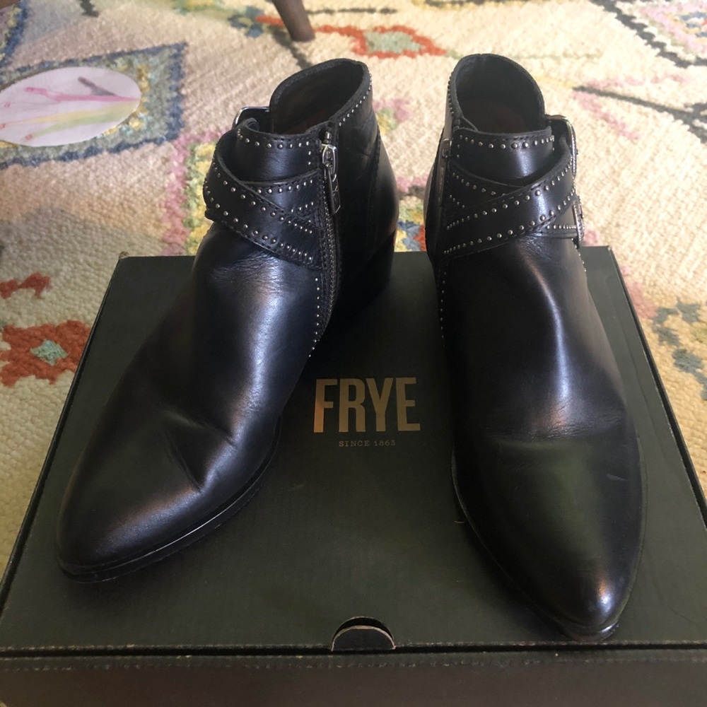 Frye Ray Deco Western Shootie
